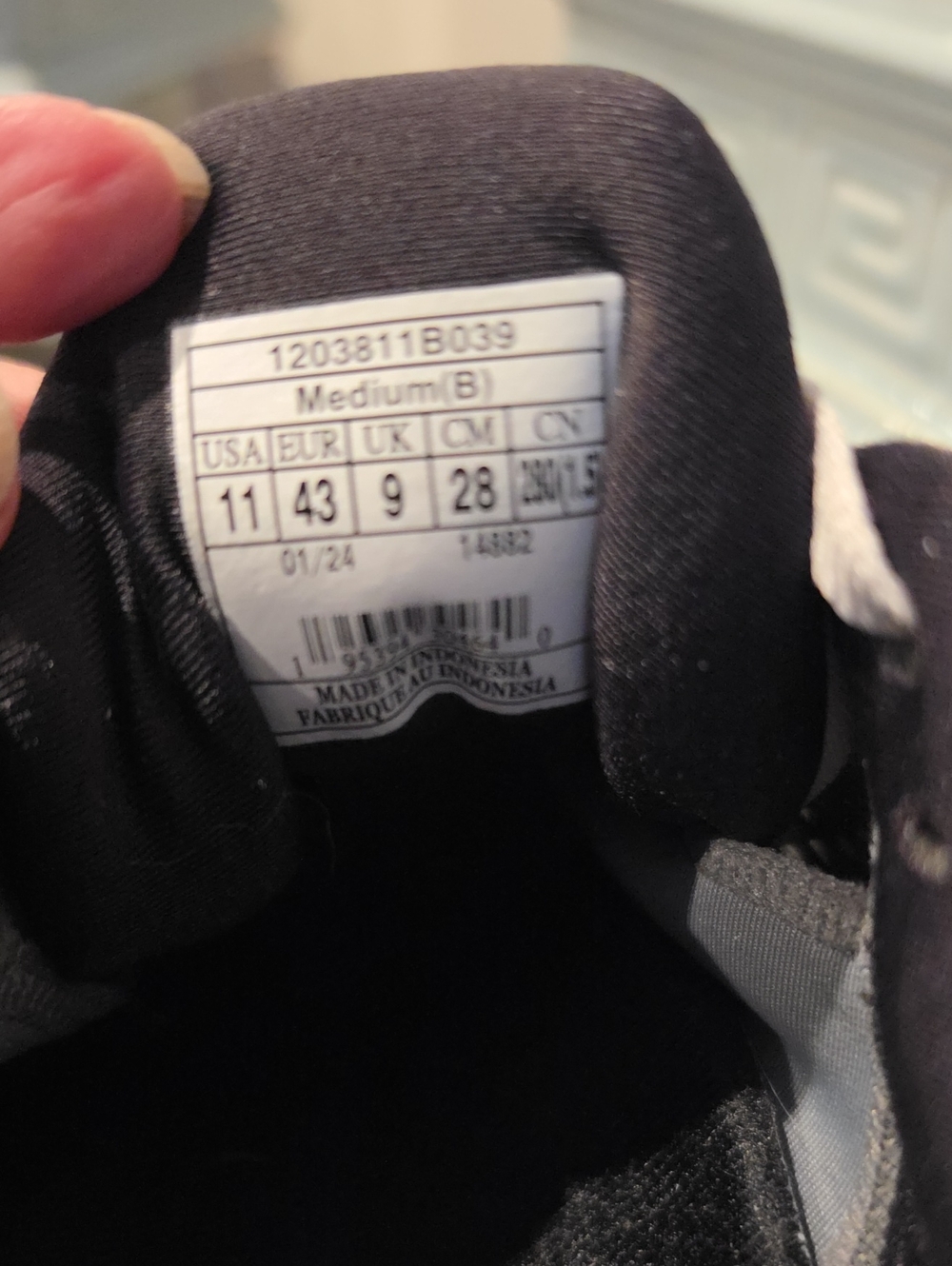 Brooks Women’s Adrenaline GTS 23 Sneakers Gray/Black/Purple Size 11 - Picture 6 of 9